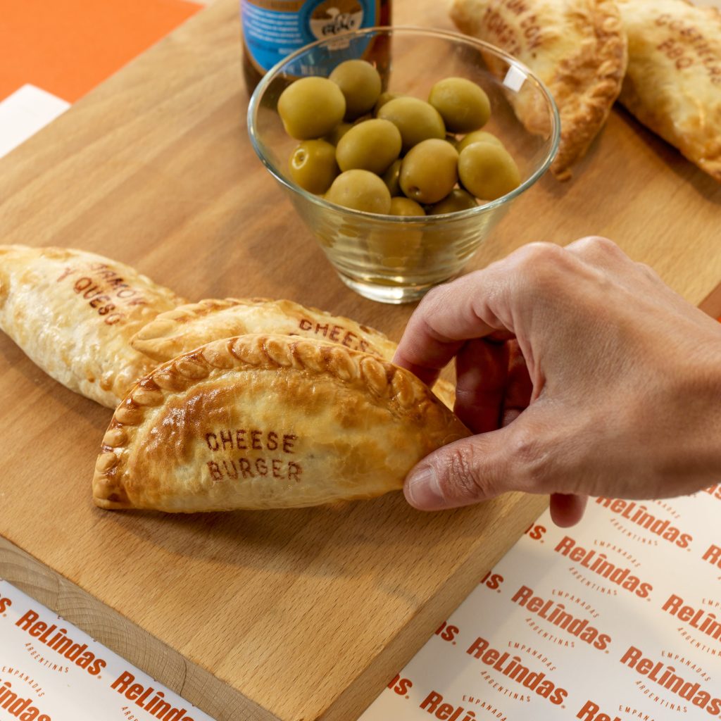 Empanadas artesanales vs. empanadas industriales ¿cuál es la mejor opción para tu negocio-min